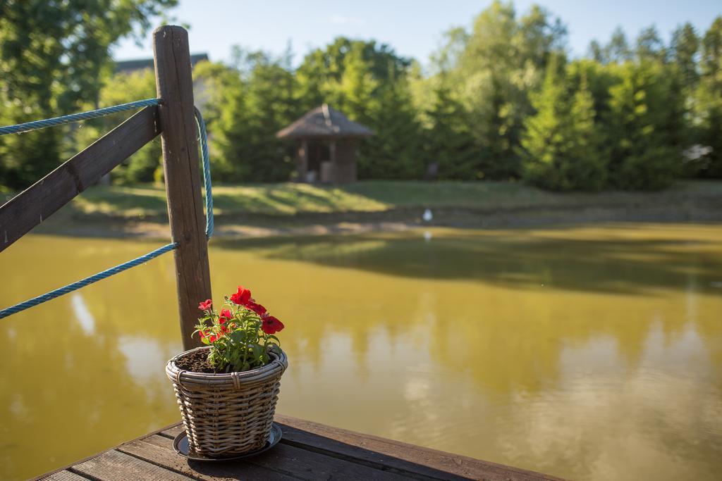 Tehumardi Camping Salme Exterior photo